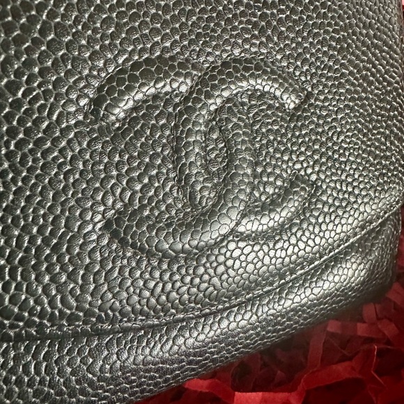 Chanel Caviar Vintage Timeless Bifold Wallet - Picture 3 of 9